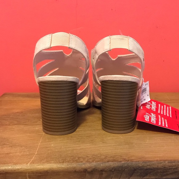 Pink Block Heel Shoes - Picture 3 of 6